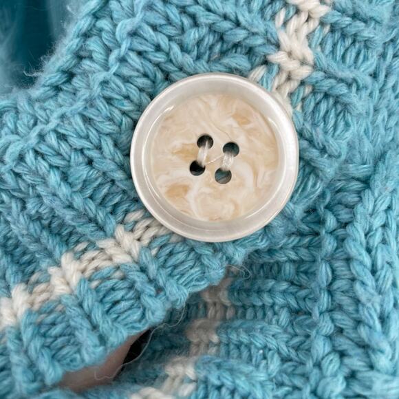 Taylor Swift Blue Cable Knit Cardigan - Picture 6 of 9